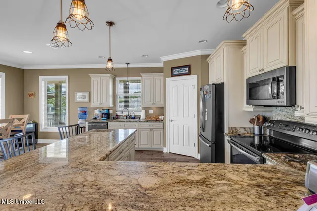 $749,900 | 6253 Shawnee Street, Kiln, MS 39556