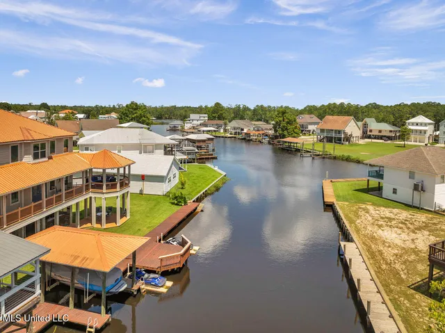 $749,900 | 6253 Shawnee Street, Kiln, MS 39556