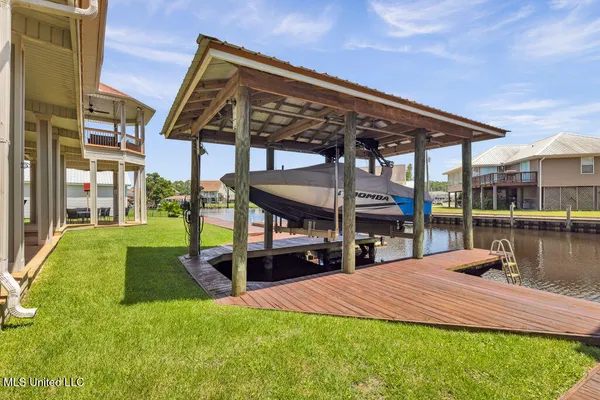 $749,900 | 6253 Shawnee Street, Kiln, MS 39556