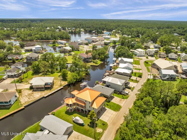 $749,900 | 6253 Shawnee Street, Kiln, MS 39556