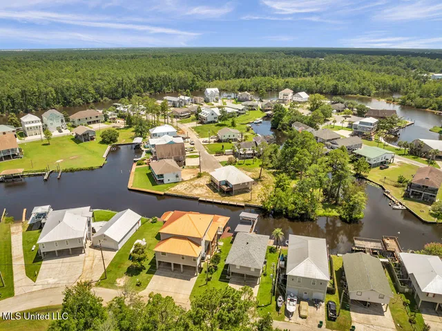 $749,900 | 6253 Shawnee Street, Kiln, MS 39556