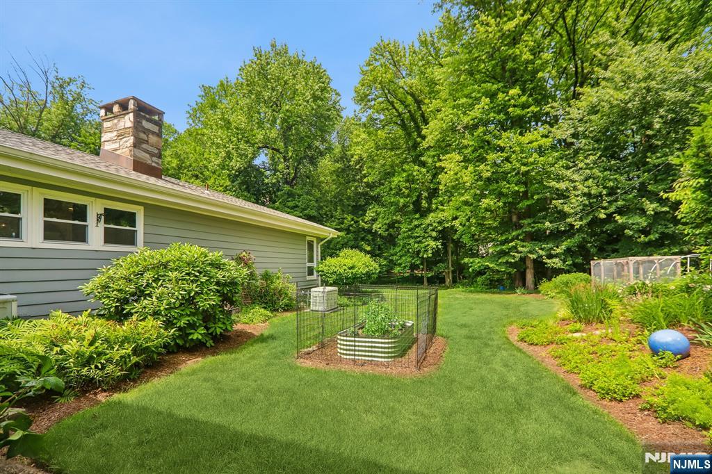 95 Yantacaw Brook Road Montclair, NJ 07043 - Photo 35 of 48
