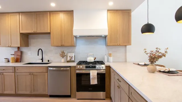 $1,049,900 | 15662 Via Calanova, San Diego, CA 92128