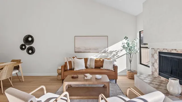 $1,049,900 | 15662 Via Calanova, San Diego, CA 92128