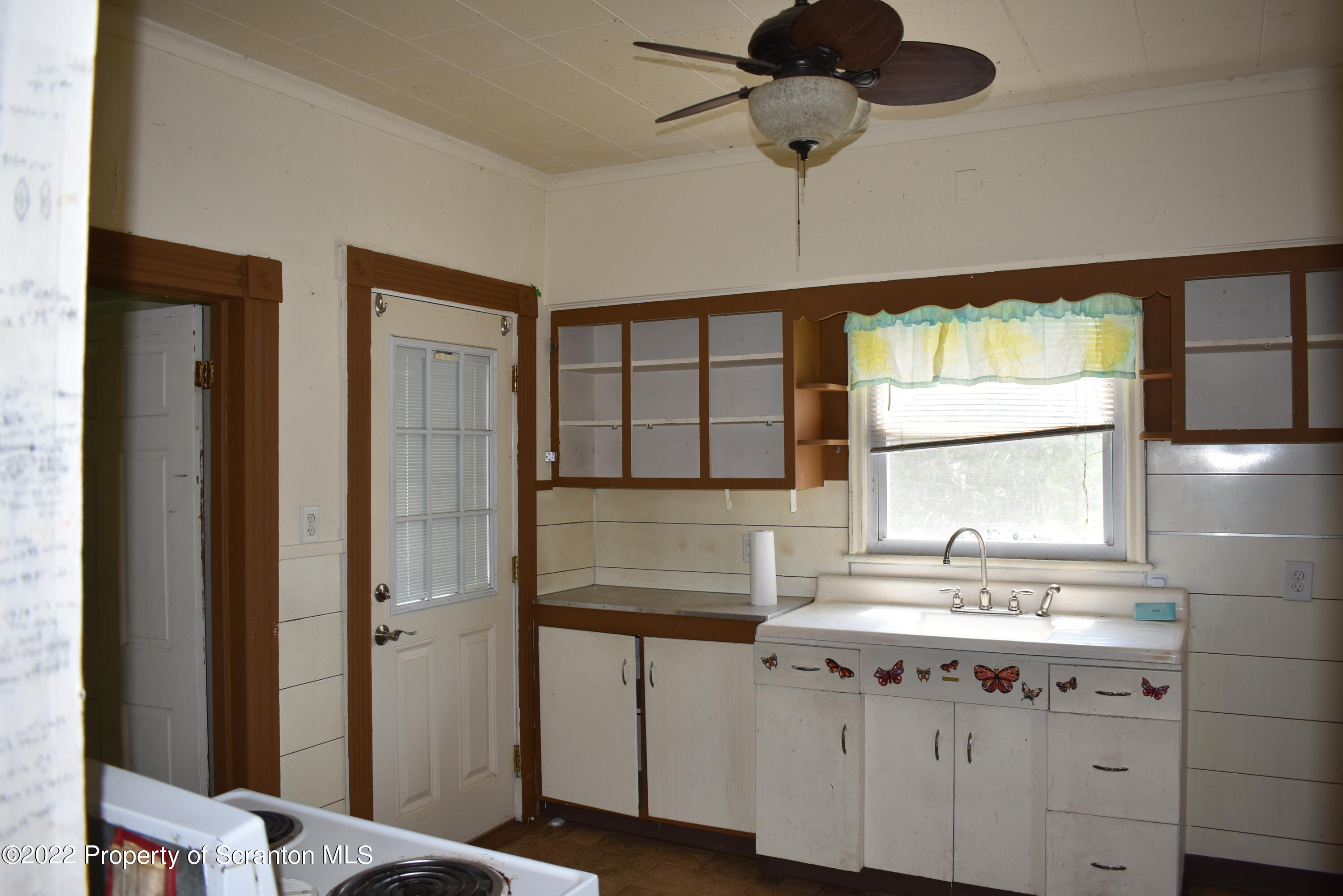 315 Aswell Court Scranton, PA 18504 - Photo 7 of 15 a bathroom with a sink a vanity and a mirror
