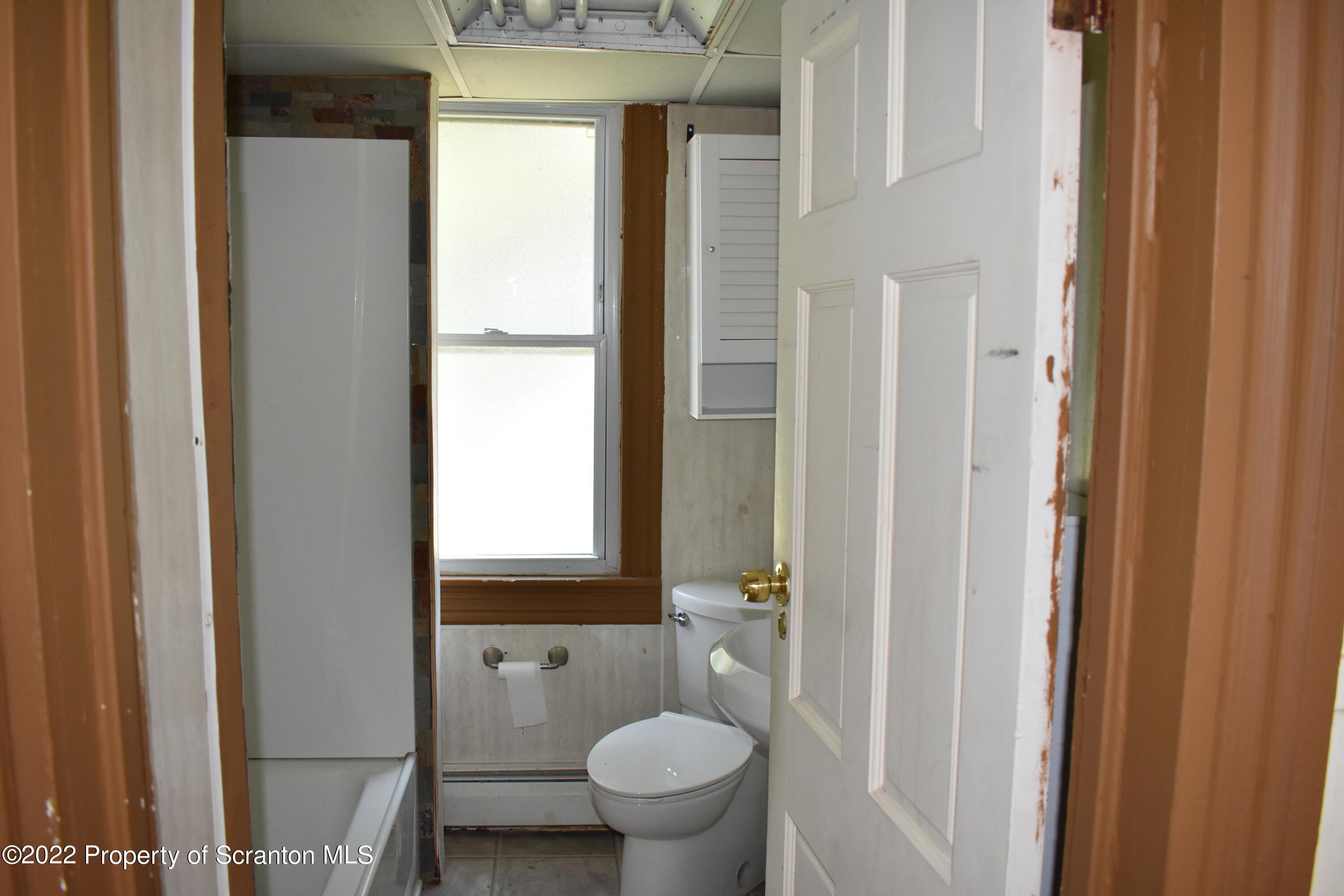 315 Aswell Court Scranton, PA 18504 - Photo 10 of 15 a bathroom with a toilet and a sink