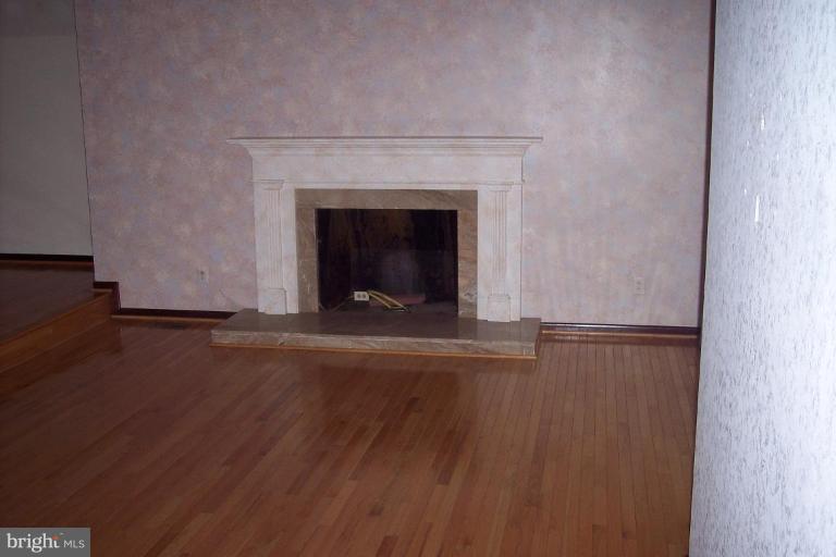 2200 Tufton Ridge Road Reisterstown, MD 21136 - Photo 12 of 22 Living Room