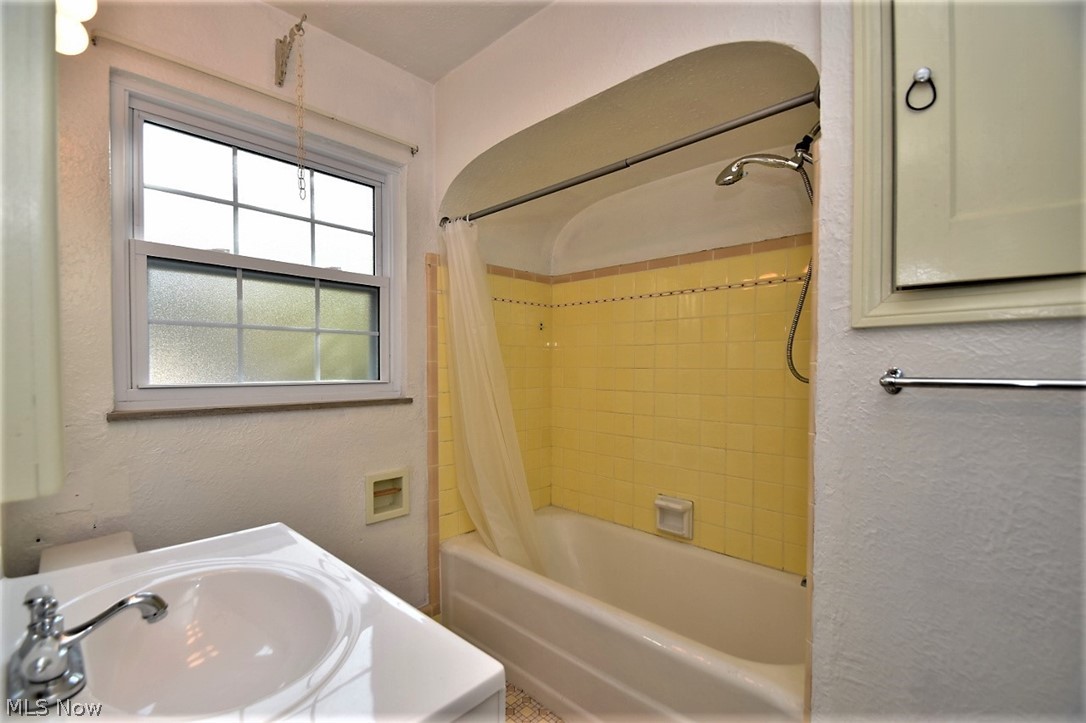 1127 Castleton Road Cleveland Heights, OH 44121 - Photo 20 of 33