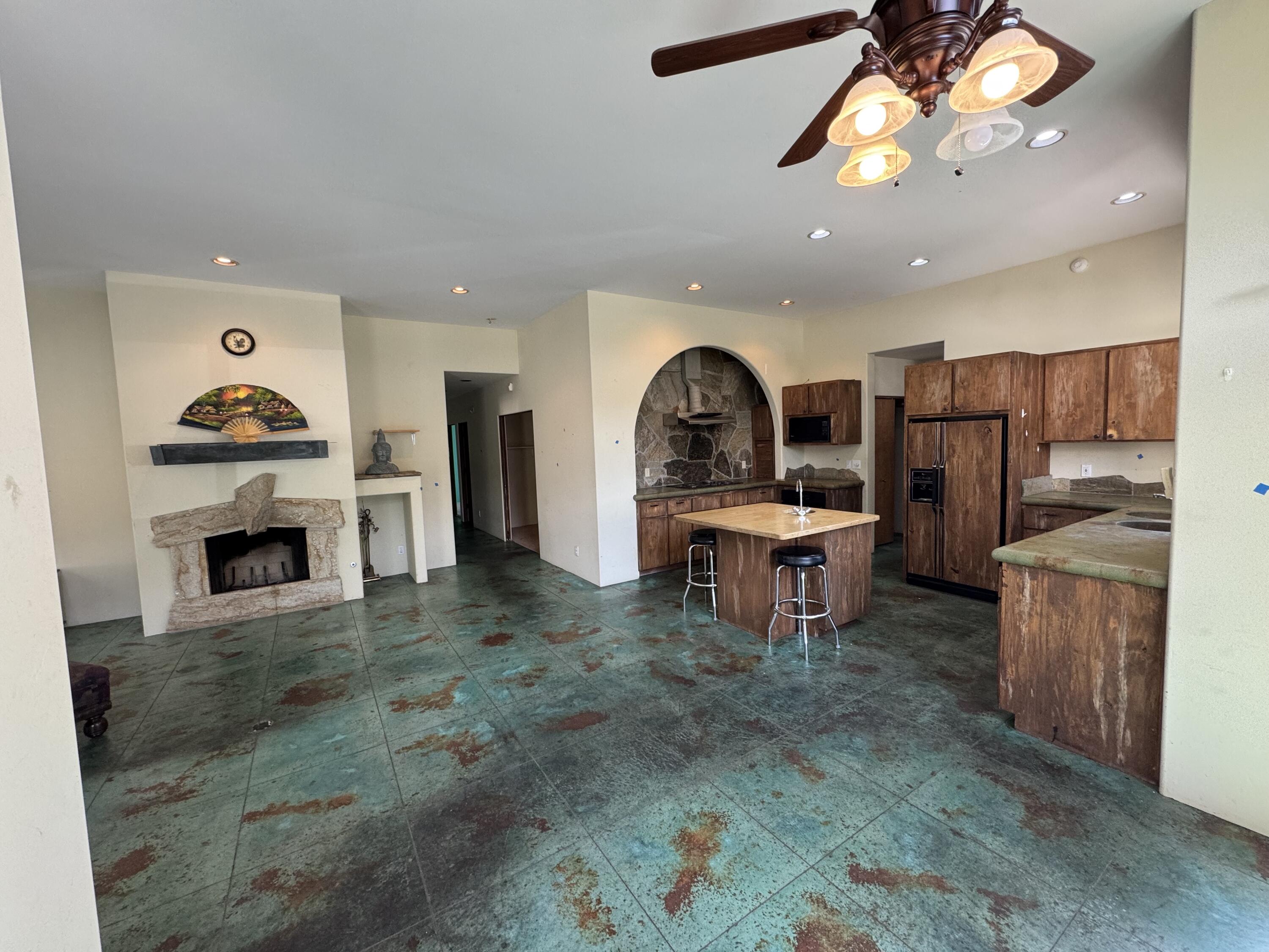 133 Treasure Lane Hailey, ID 83333 - Photo 4 of 16 High Ceilings