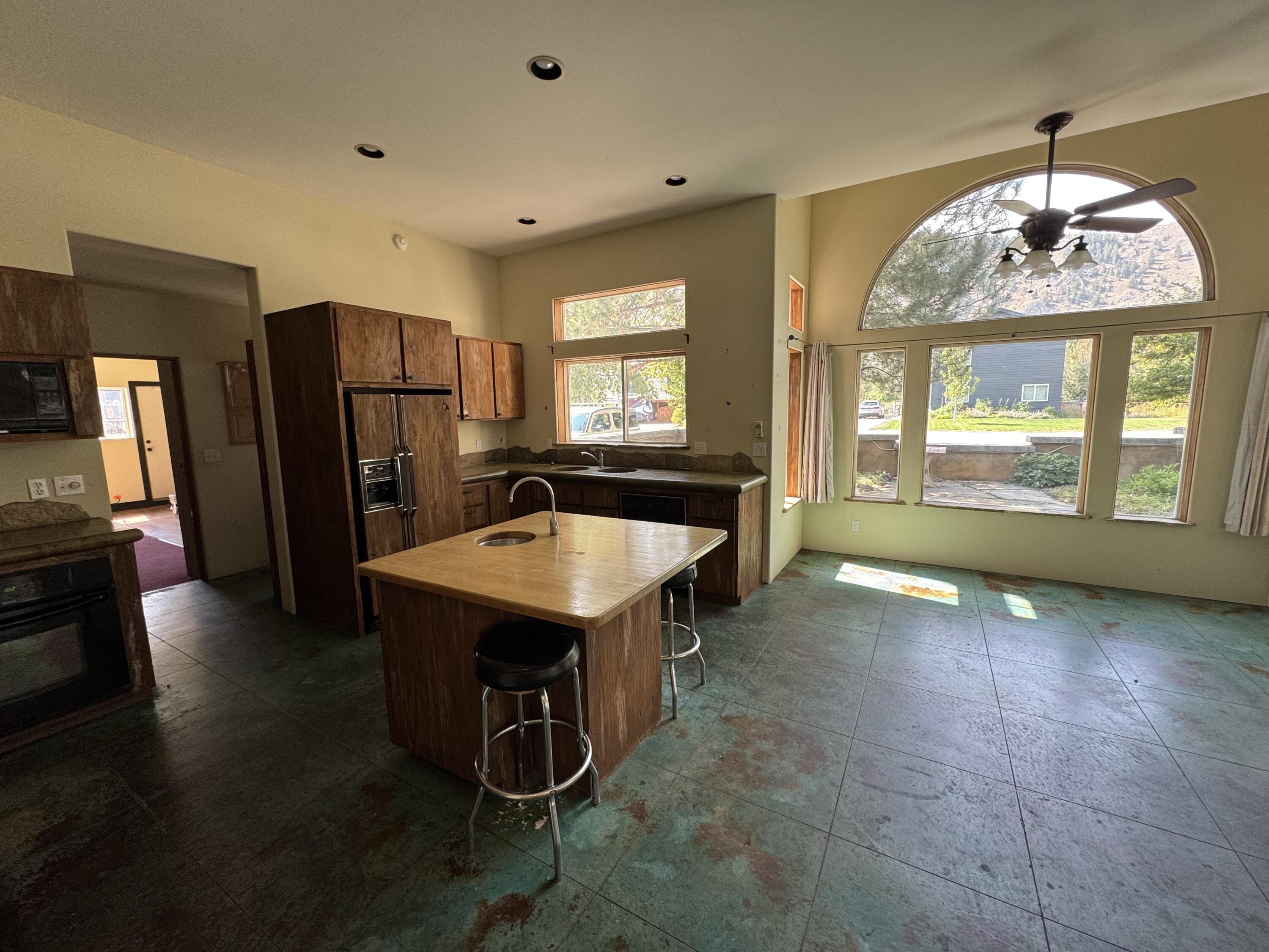 133 Treasure Lane Hailey, ID 83333 - Photo 6 of 16 Dining