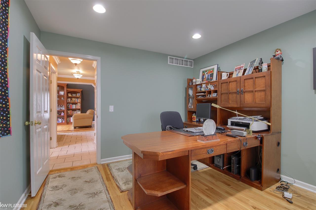 37555 Townhall Street Harrison Township, MI 48045 - Photo 14 of 34 31391089-13.JPG