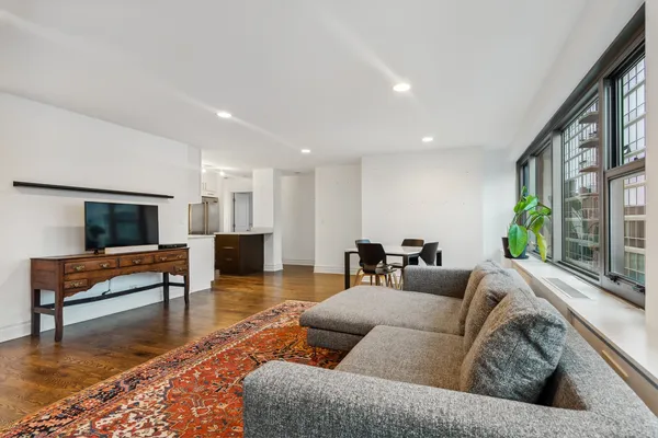 $3,300 | 247 East Chestnut Street, Unit 2503, Chicago, IL 60611