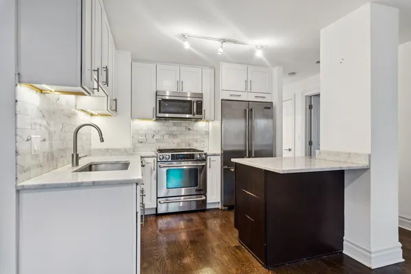 $3,300 | 247 East Chestnut Street, Unit 2503, Chicago, IL 60611
