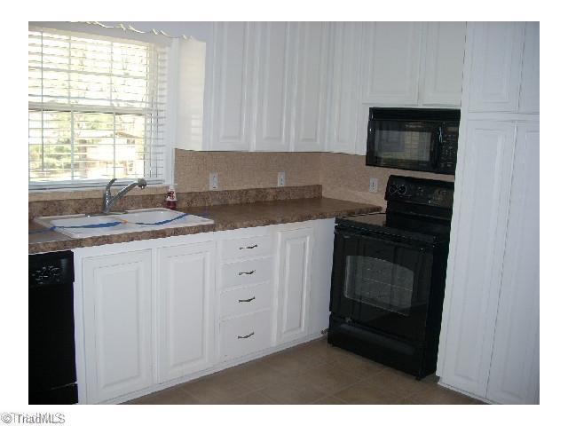 705 Laverton Lane Rural Hall, NC 27045 - Photo 5 of 7 Kitchen.