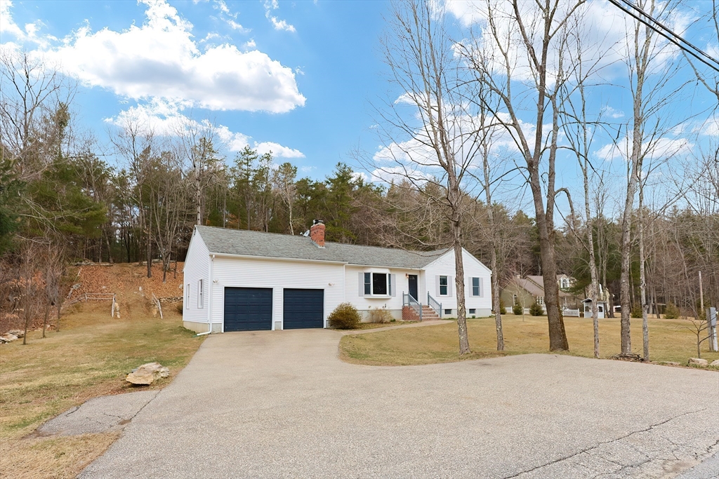 143 Rice Corner Road Brookfield, MA 01506 - Photo 4 of 37