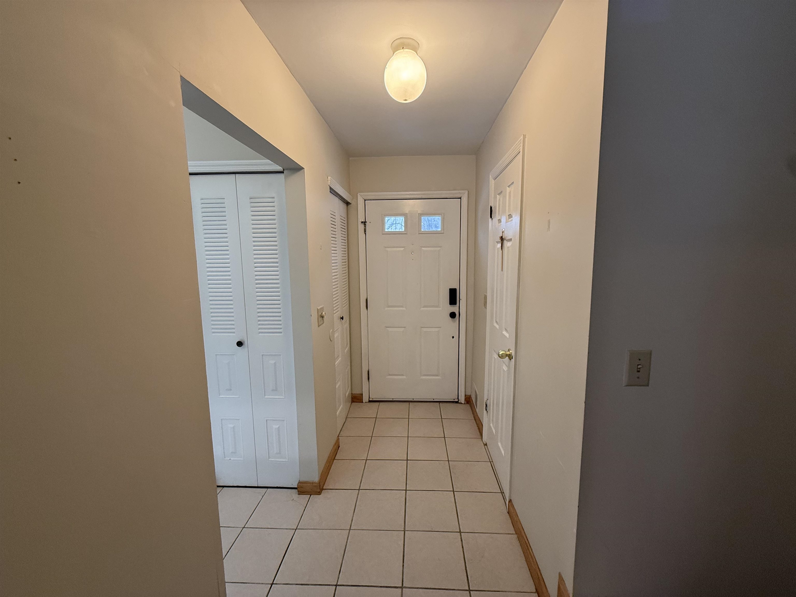 147 Middlesex Road Merrimack, NH 03054 - Photo 3 of 27 Gallery Image 3