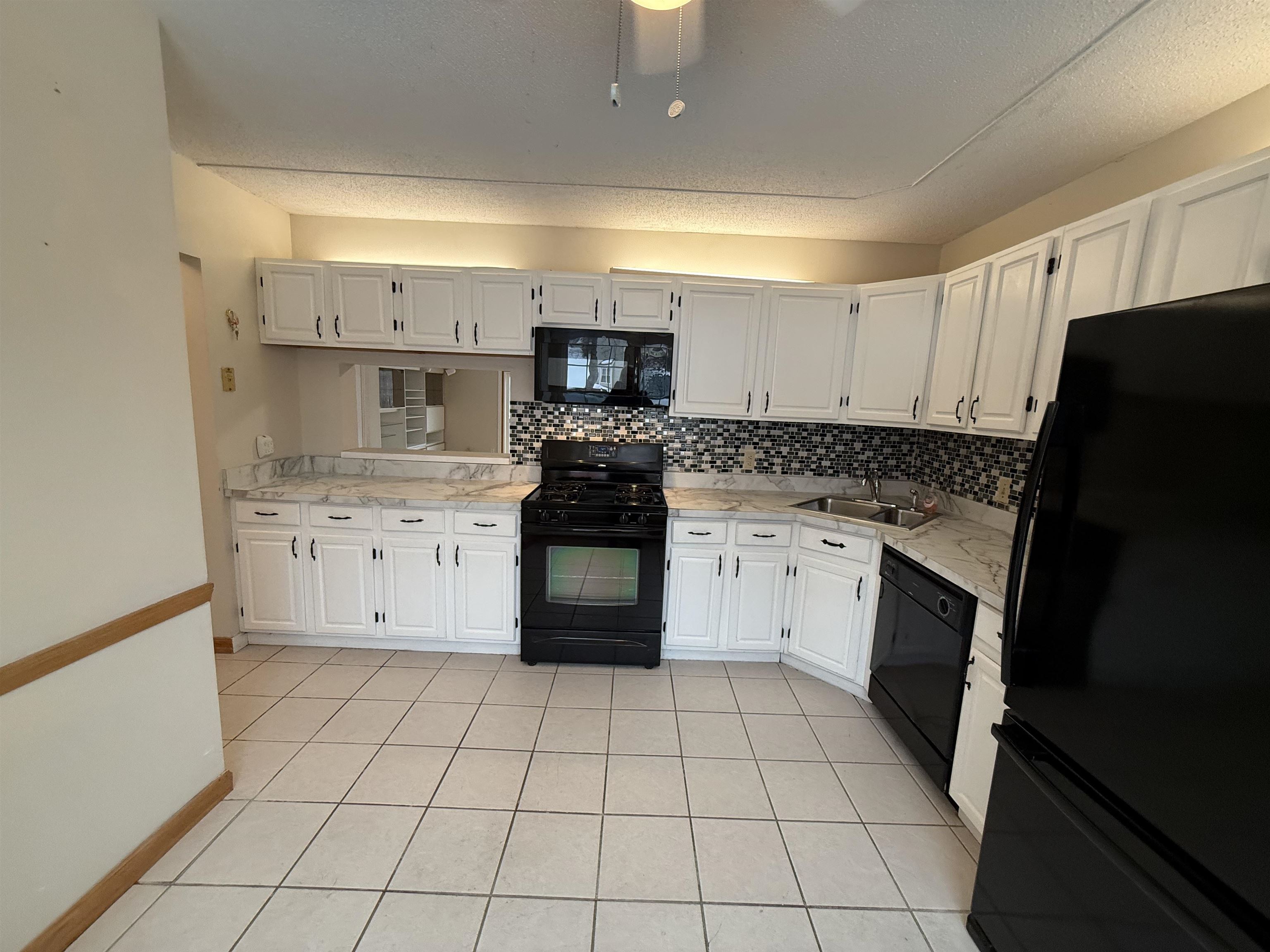 147 Middlesex Road Merrimack, NH 03054 - Photo 5 of 27 Gallery Image 5
