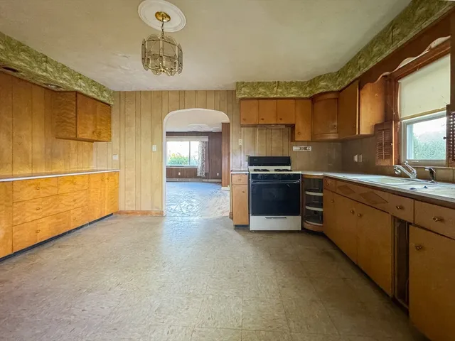 $364,900 | 9 Paul Avenue, Freetown, MA 02717