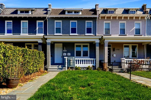 $2,600 | 1706 Massachusetts Avenue Southeast, Unit A, Washington, DC 20003