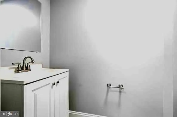 $2,600 | 1706 Massachusetts Avenue Southeast, Unit A, Washington, DC 20003