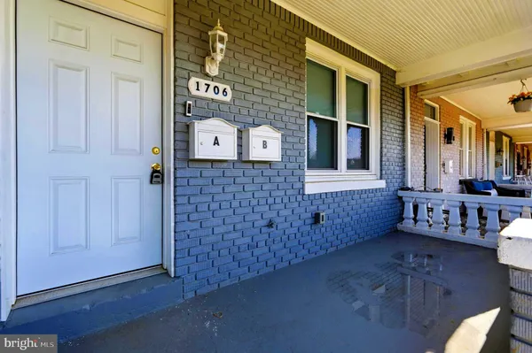 $2,600 | 1706 Massachusetts Avenue Southeast, Unit A, Washington, DC 20003