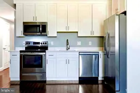 $2,600 | 1706 Massachusetts Avenue Southeast, Unit A, Washington, DC 20003