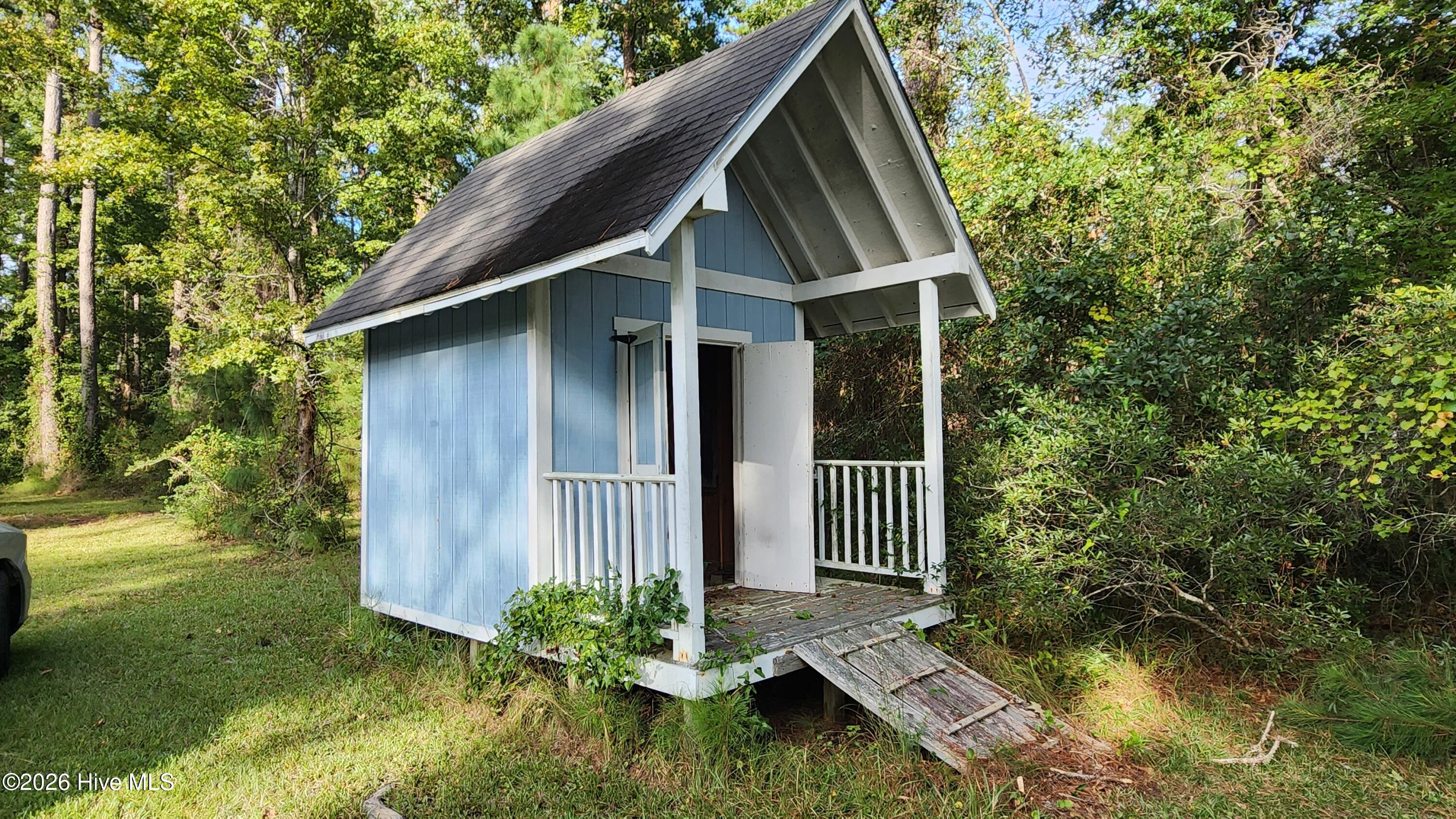 129 Cummins Creek Road Beaufort, NC 28516 - Photo 7 of 22 20251009_163801