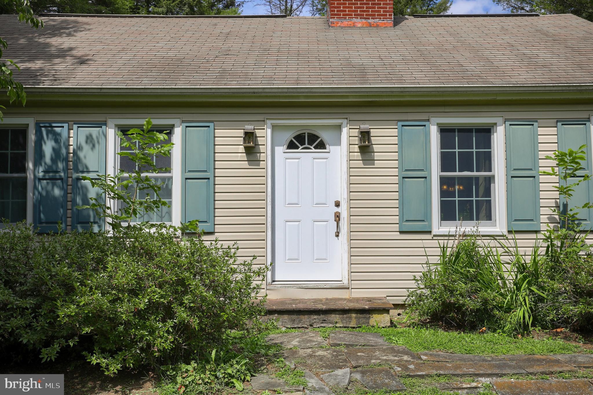 1565 Eden Road Lancaster, PA 17601 - Photo 2 of 33 a front view of a house