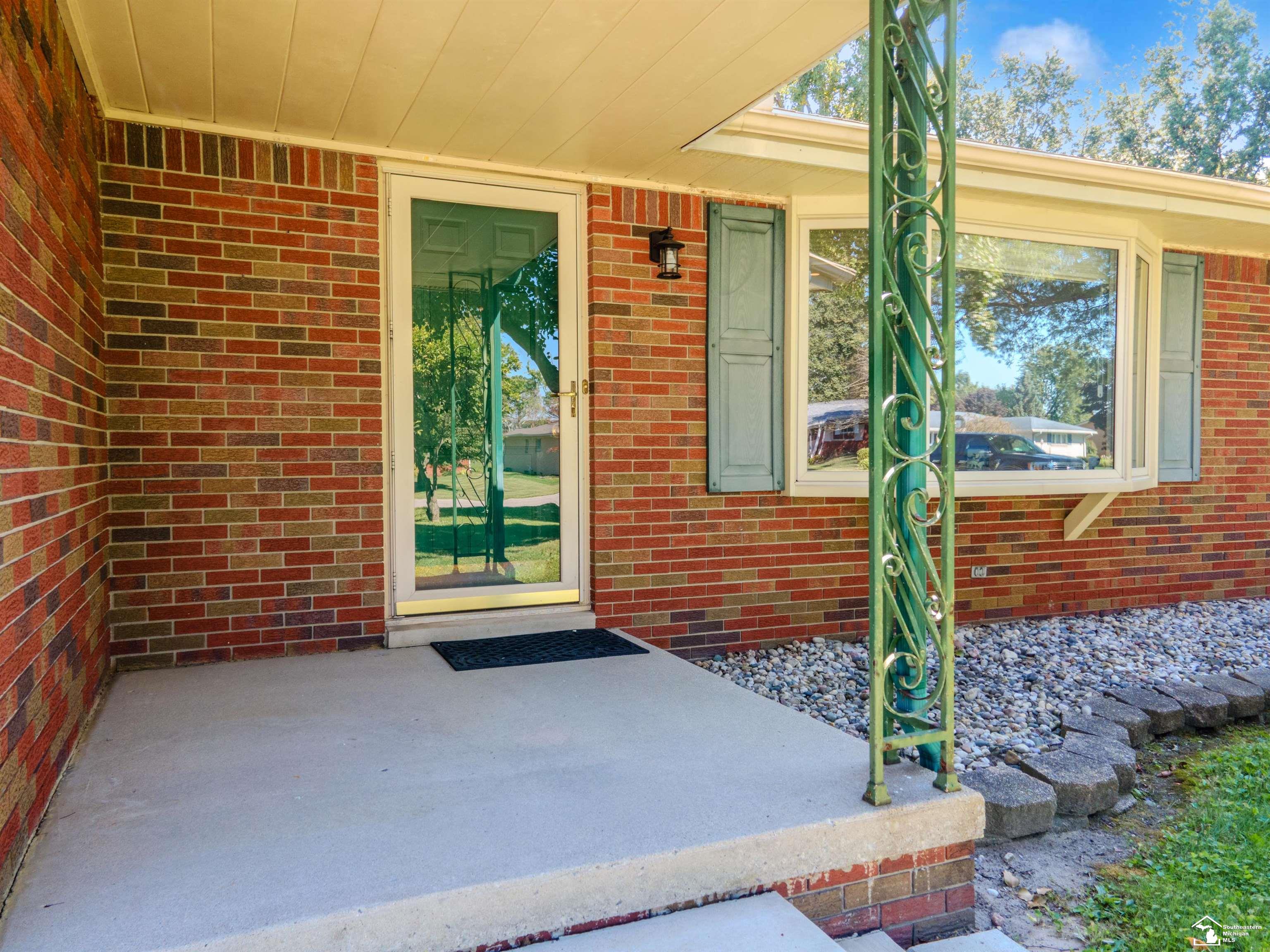 764 Ruff Drive Monroe, MI 48162 - Photo 4 of 55