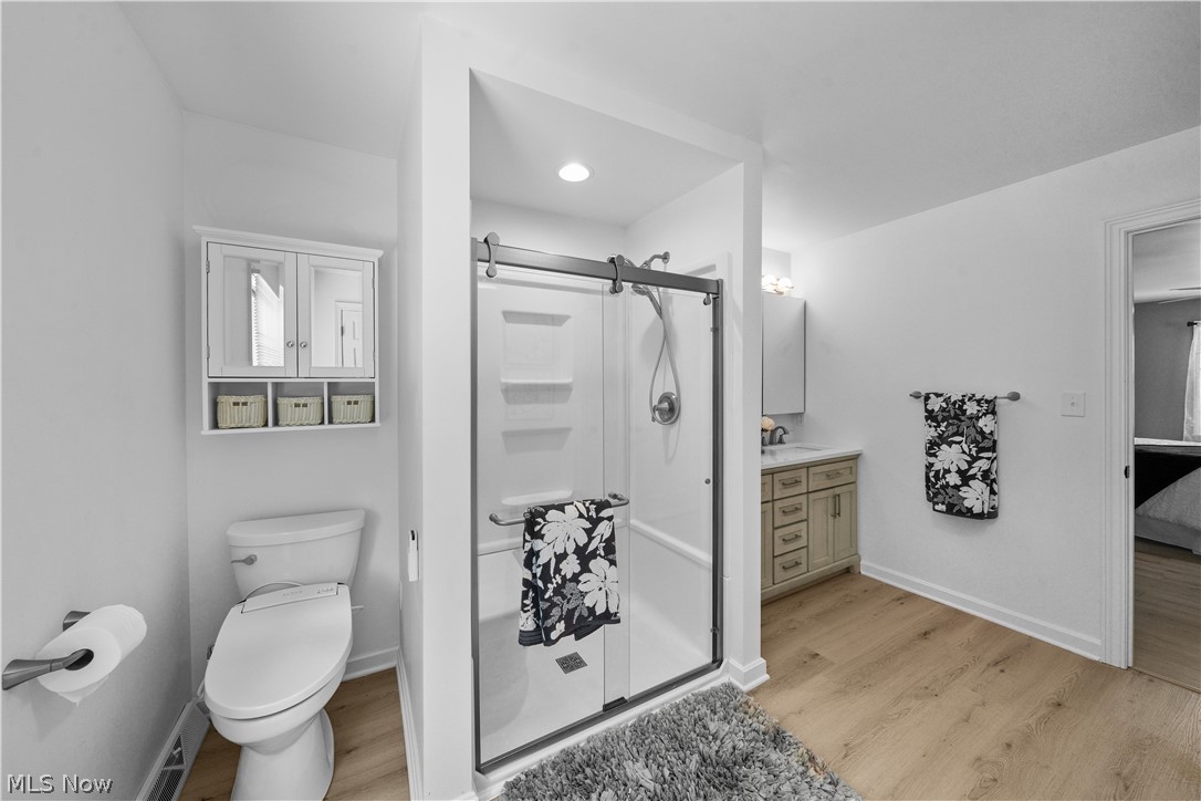 7231 Stow Road Hudson, OH 44236 - Photo 23 of 46 Master bathroom.