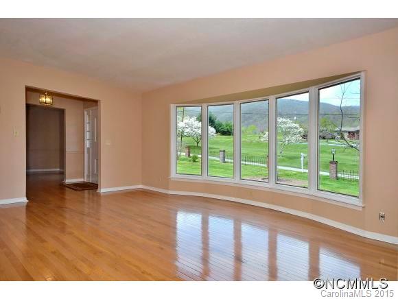 599 Walker Road Waynesville, NC 28786 - Photo 4 of 24