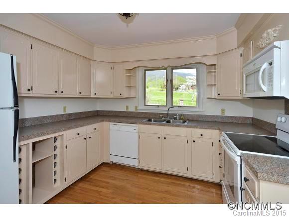 599 Walker Road Waynesville, NC 28786 - Photo 6 of 24