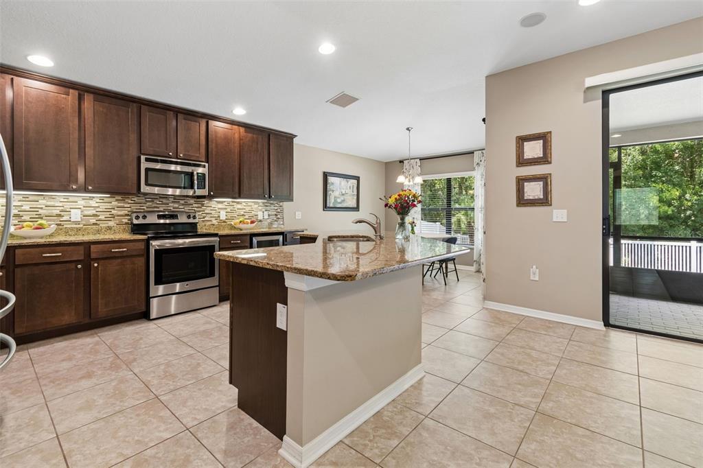 6601 Sparkling Way Wesley Chapel, FL 33545 - Photo 13 of 51