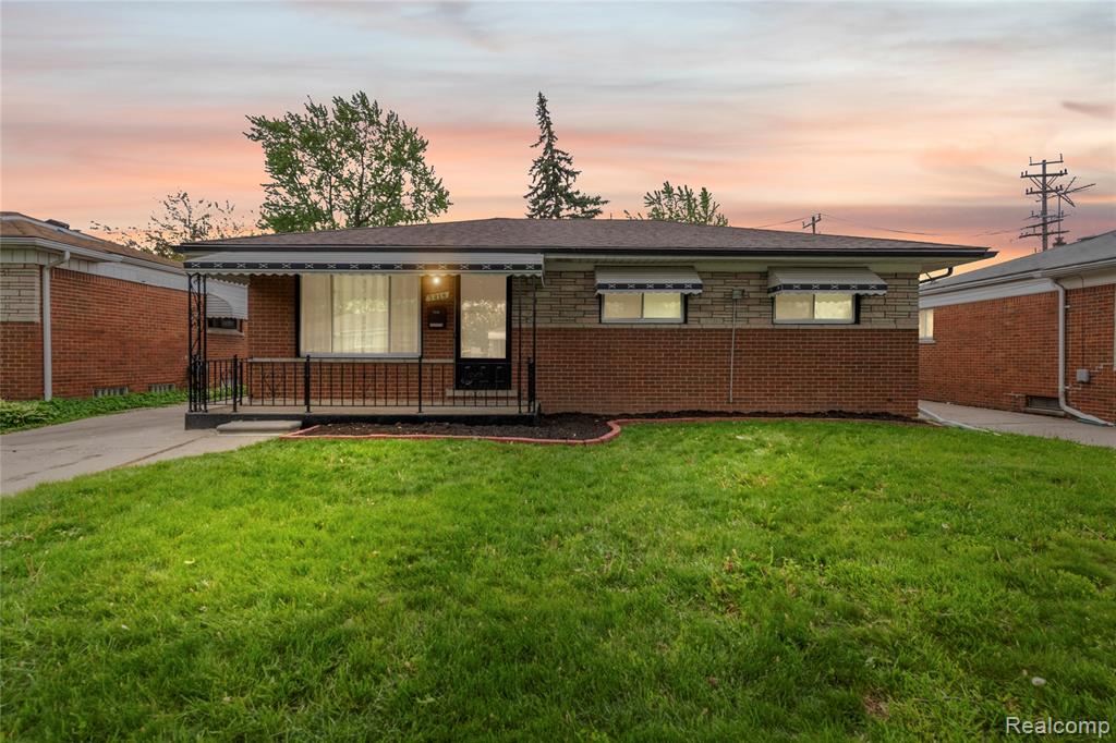 7218 Superior Street Center Line, MI 48015 - Photo 2 of 27
