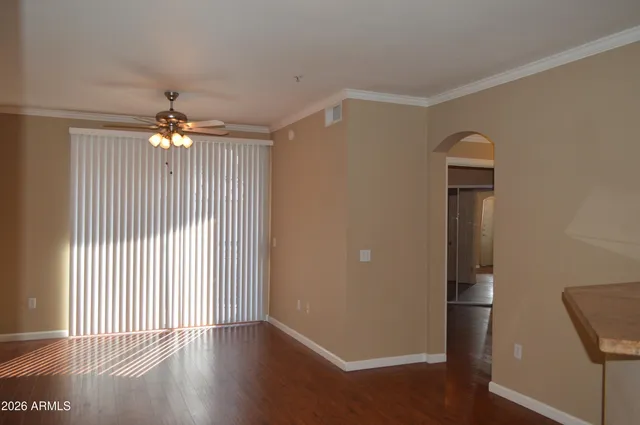 a view of entryway with livingroom