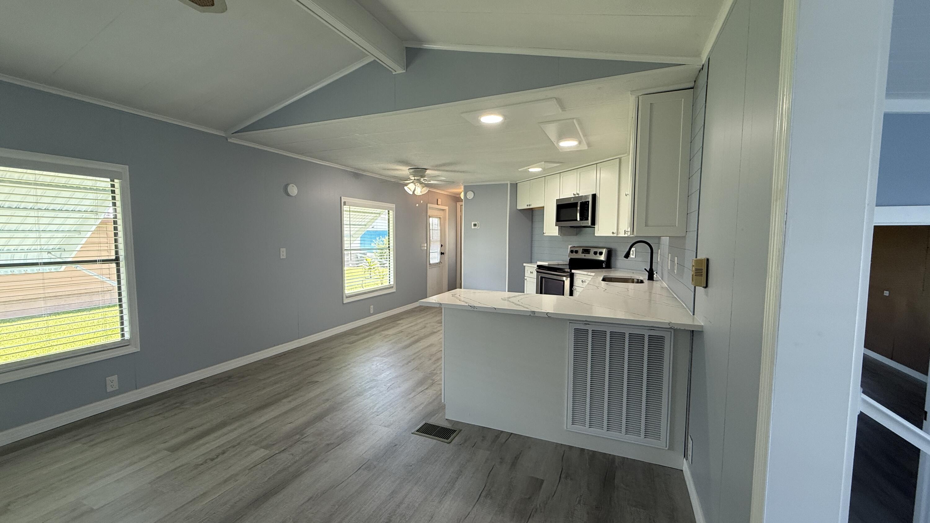 6919 Southeast Congress Street Hobe Sound, FL 33455 - Photo 6 of 52 IMG_E6783