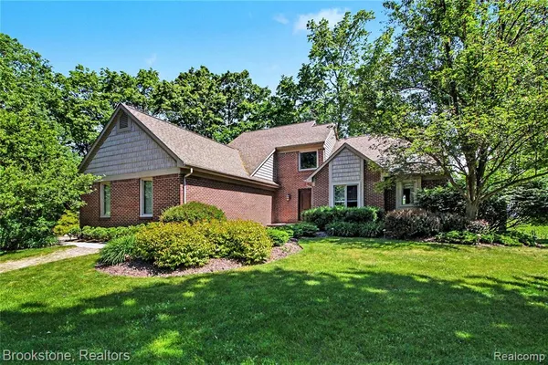 $840,000 | 12170 Shaffer Road, Davisburg, MI 48350