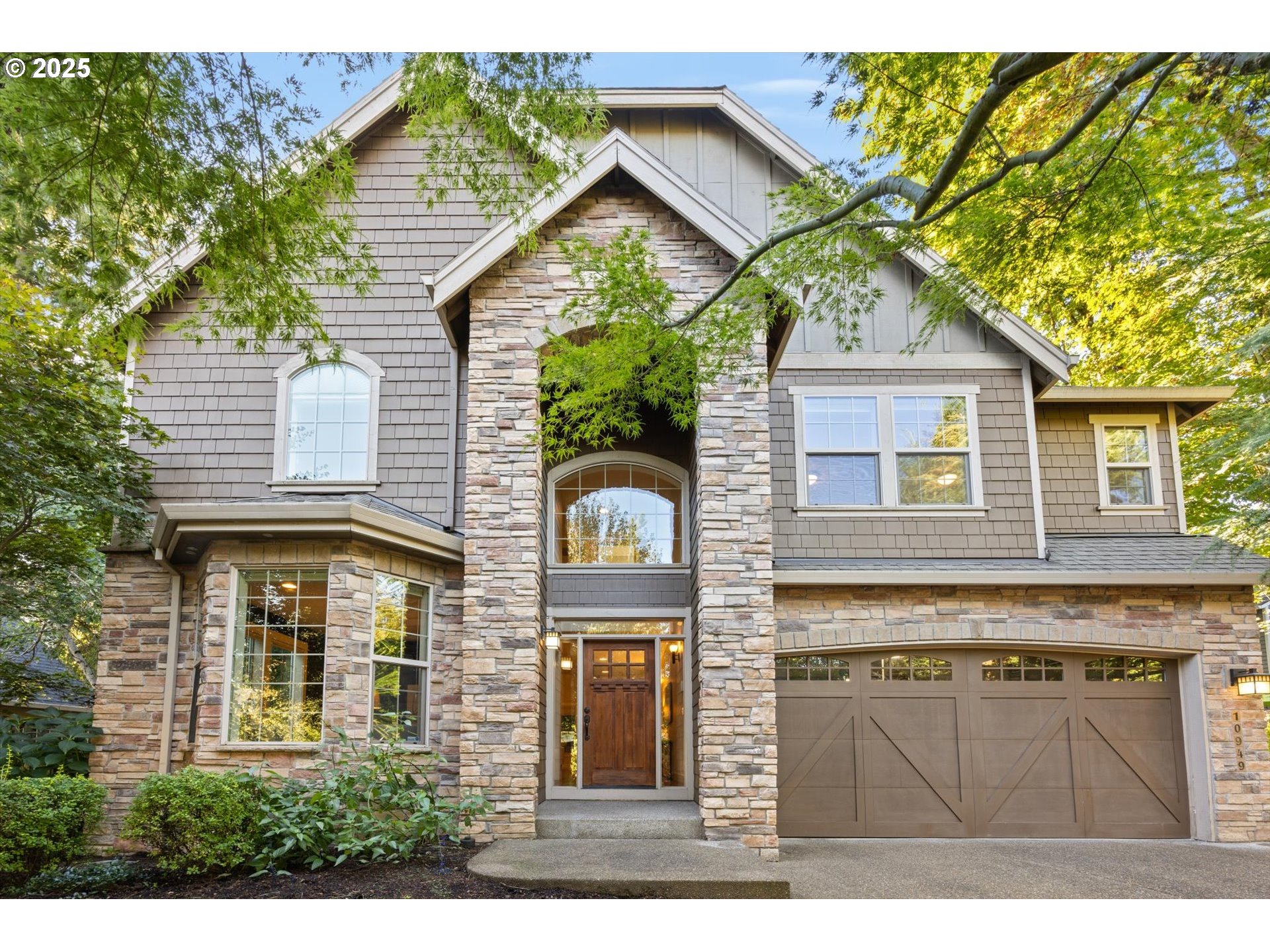 10949 Southwest 30th Place Portland, OR 97219 - Photo 1 of 47 Gallery Image 1