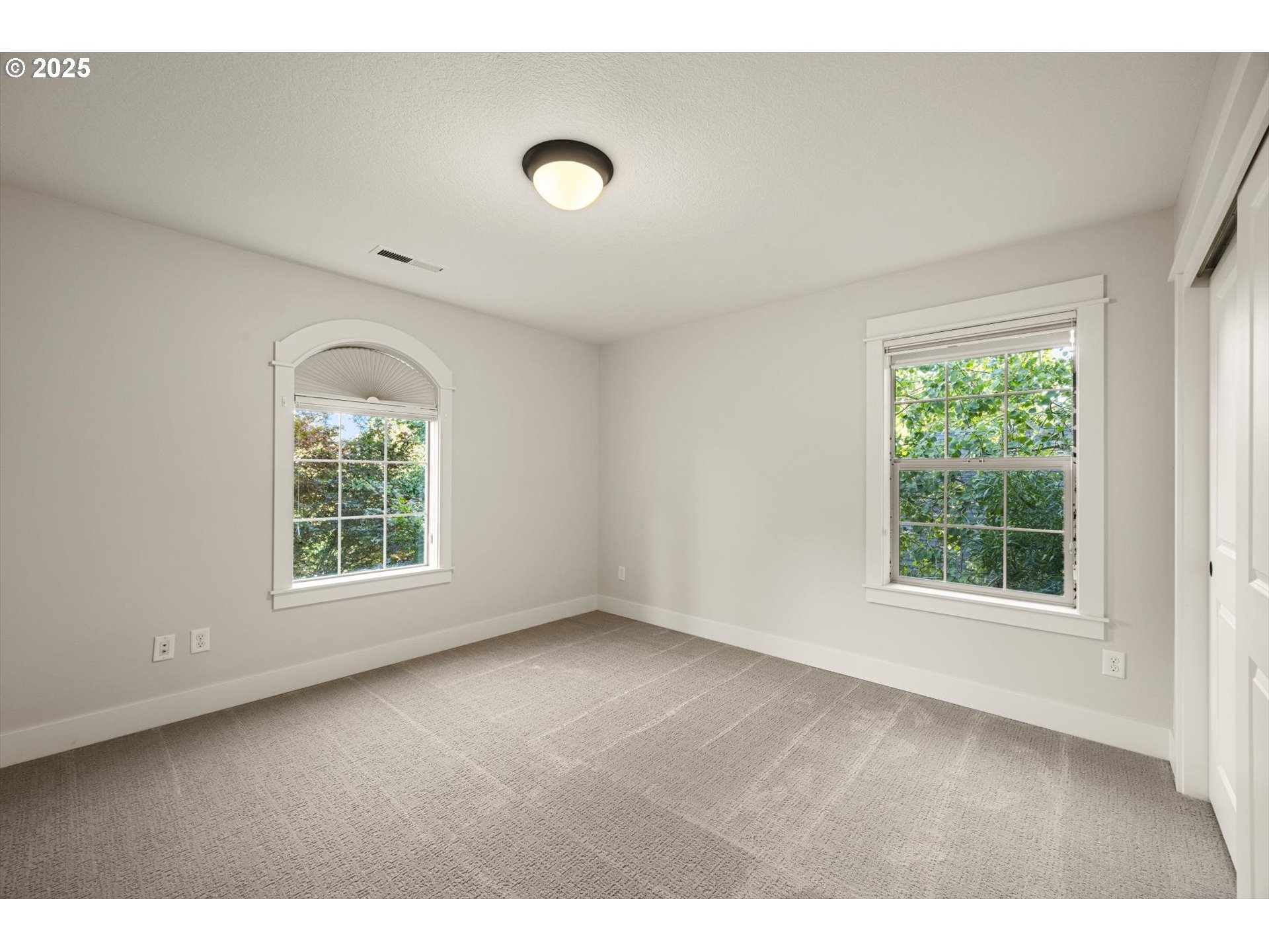 10949 Southwest 30th Place Portland, OR 97219 - Photo 35 of 47 Gallery Image 35