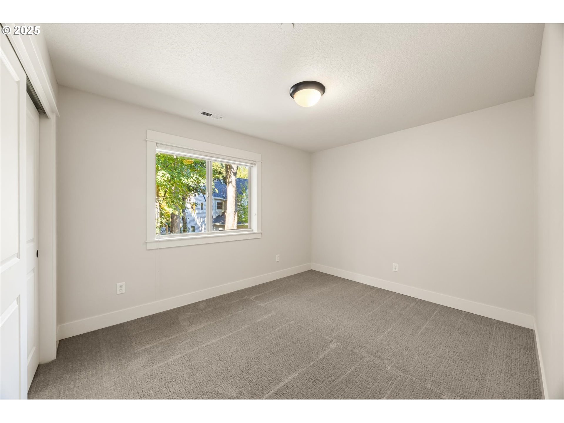 10949 Southwest 30th Place Portland, OR 97219 - Photo 38 of 47 Gallery Image 38