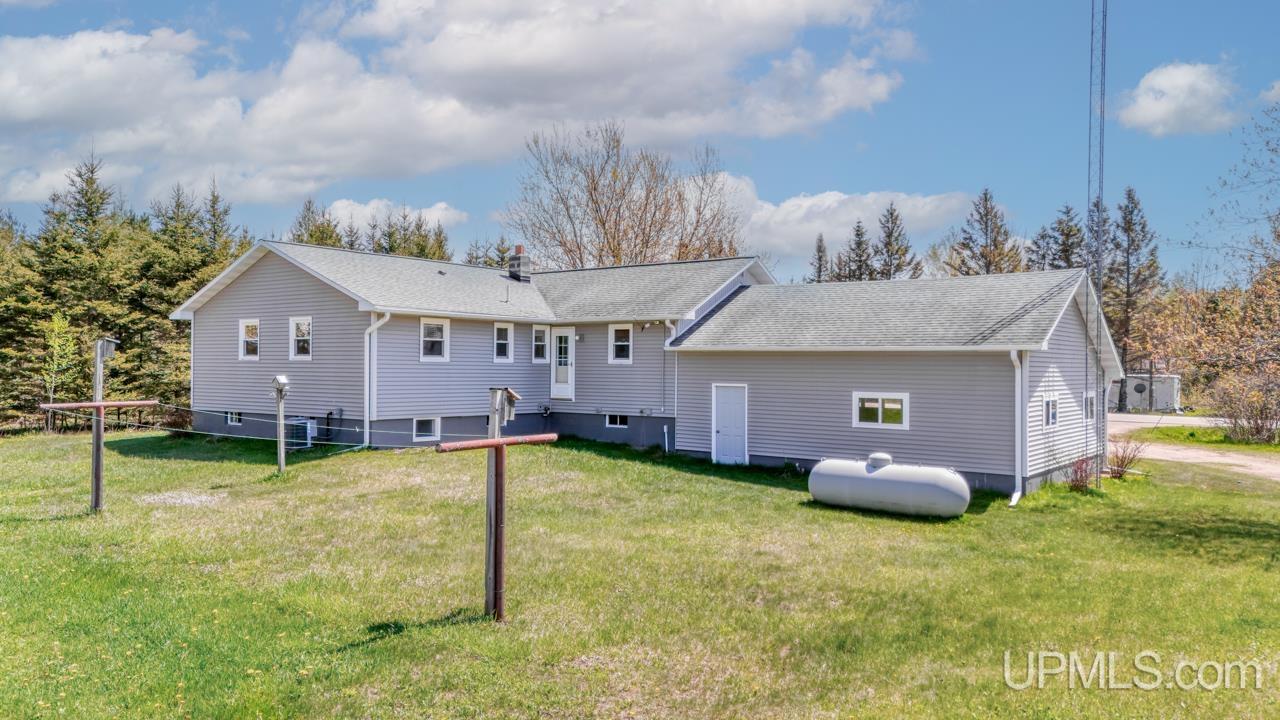 5940 27.5 Road Gladstone, MI 49837 - Photo 34 of 37 Gallery Image 34