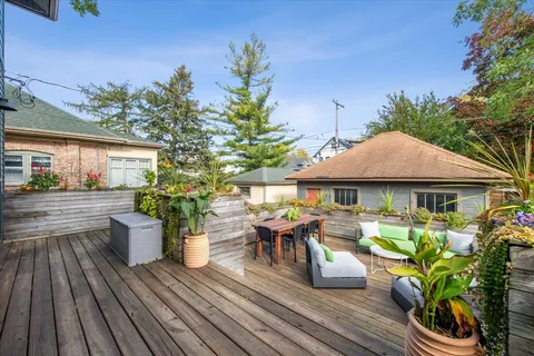 a view of a house with patio outdoor seating