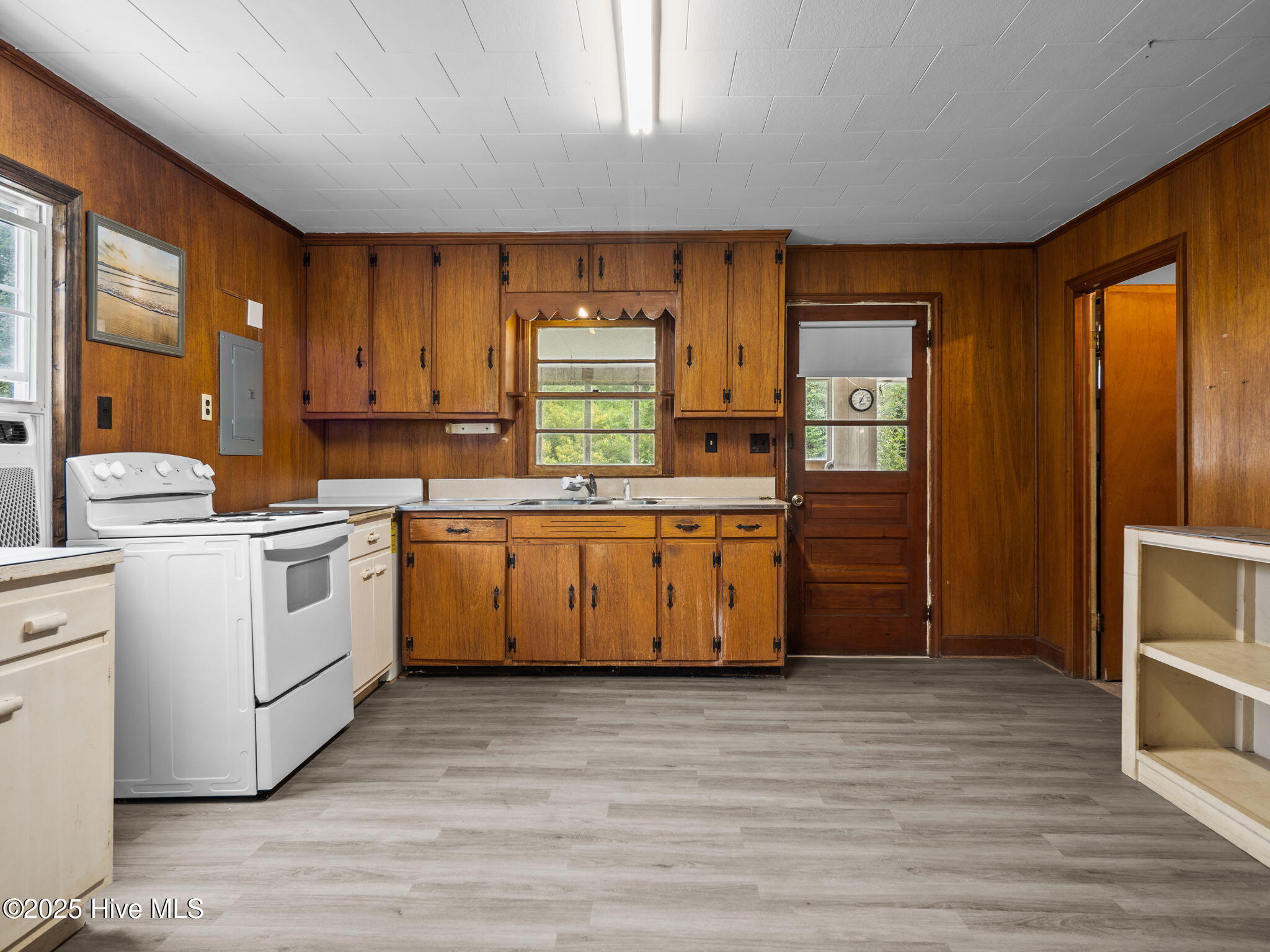 195 Queens Creek Road Swansboro, NC 28584 - Photo 15 of 40 Kitchen