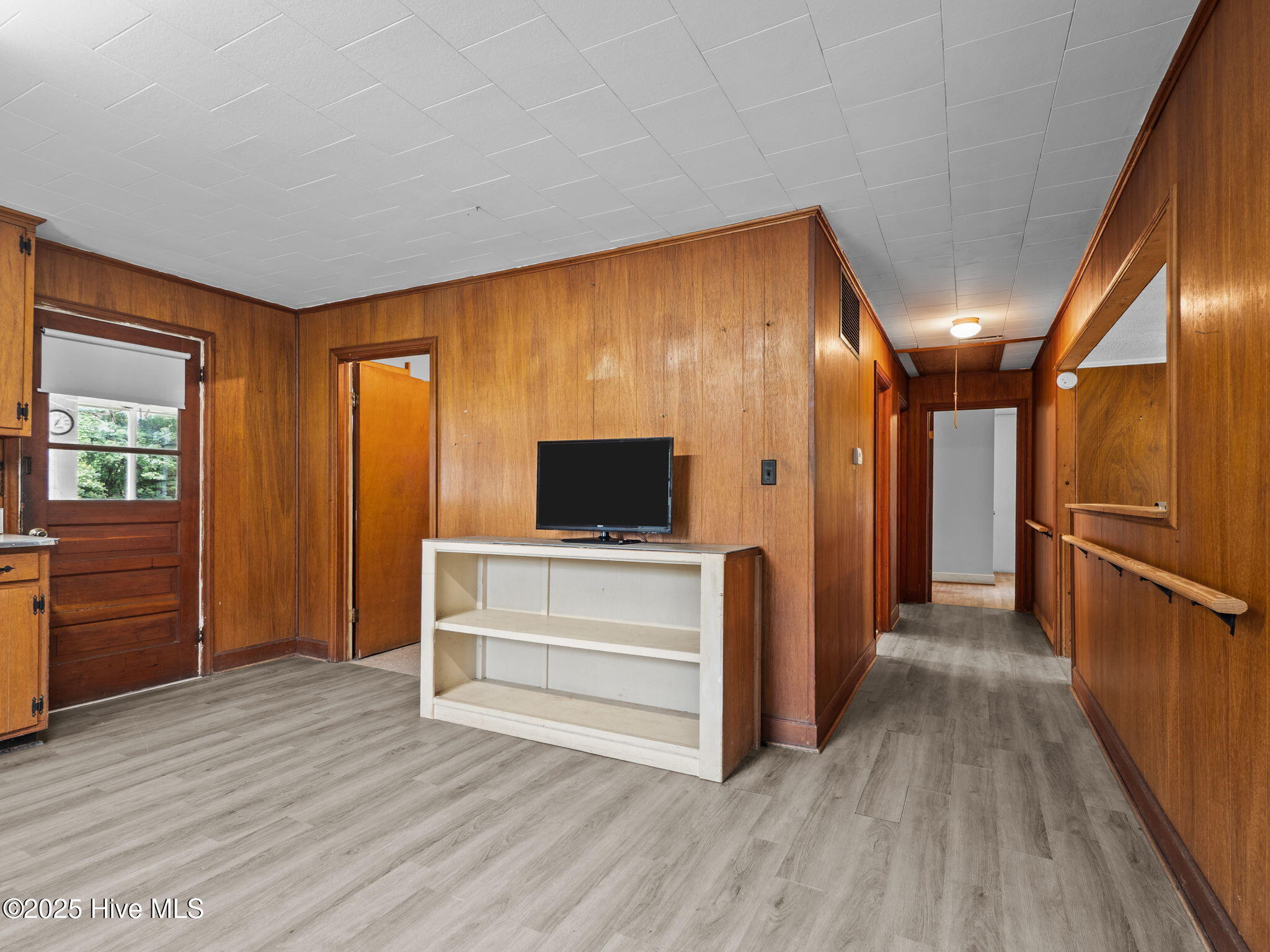 195 Queens Creek Road Swansboro, NC 28584 - Photo 18 of 40 Kitchen/hallway