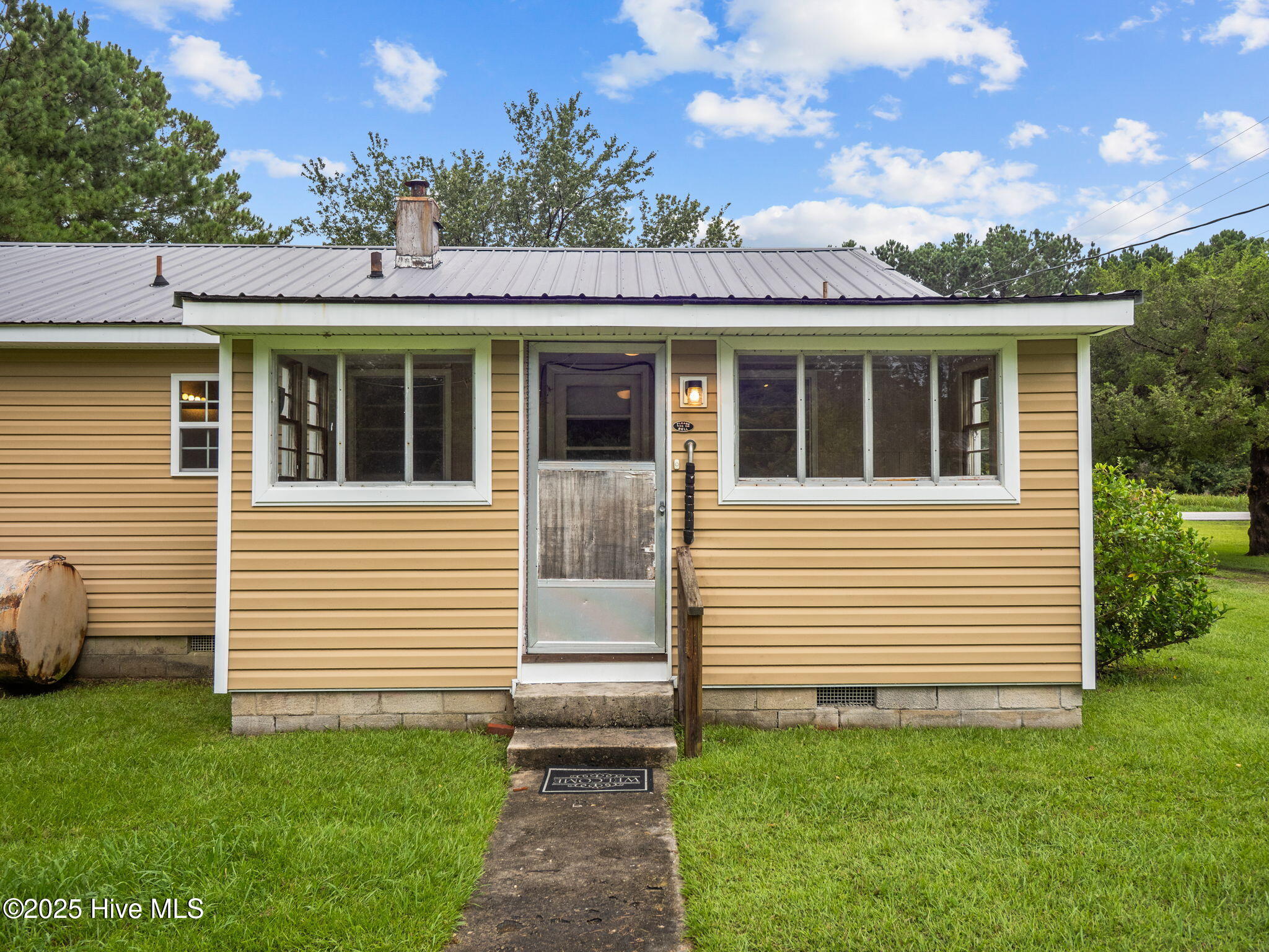 195 Queens Creek Road Swansboro, NC 28584 - Photo 20 of 40 Back view