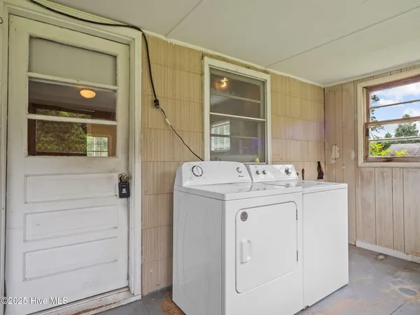 $199,900 | 195 Queens Creek Road, Swansboro, NC 28584