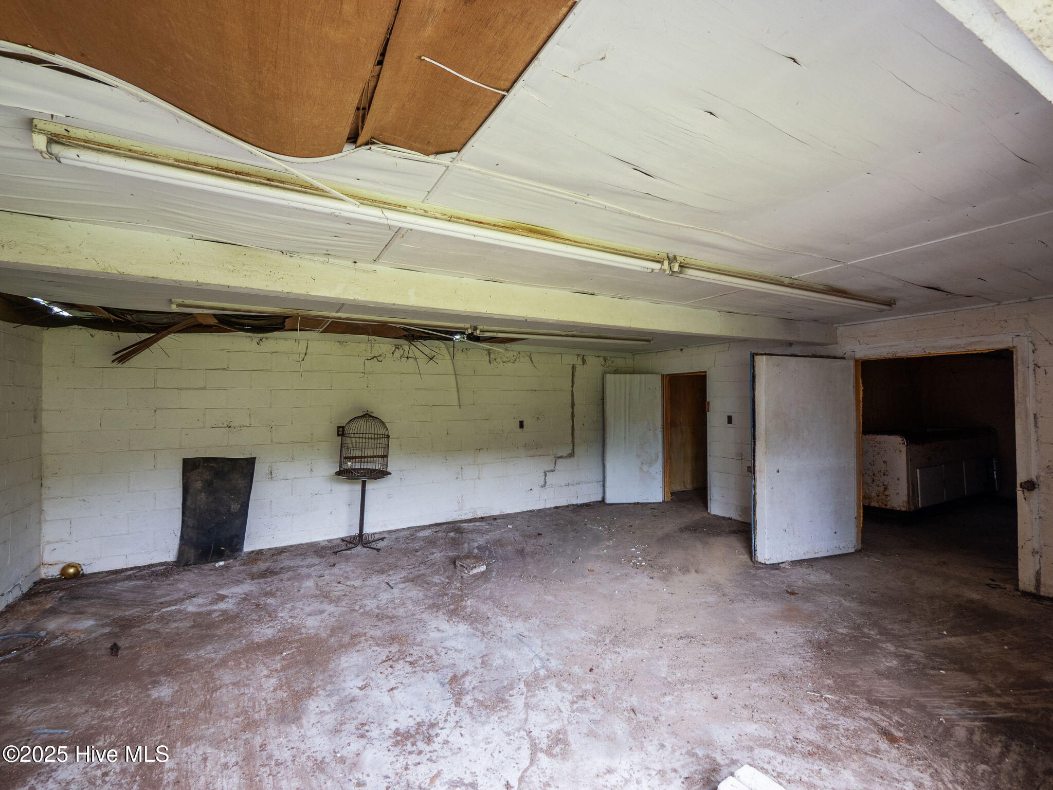 195 Queens Creek Road Swansboro, NC 28584 - Photo 36 of 40 Shed