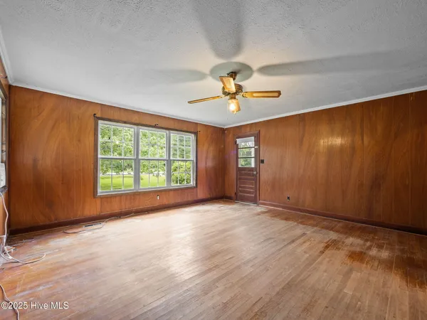 $199,900 | 195 Queens Creek Road, Swansboro, NC 28584