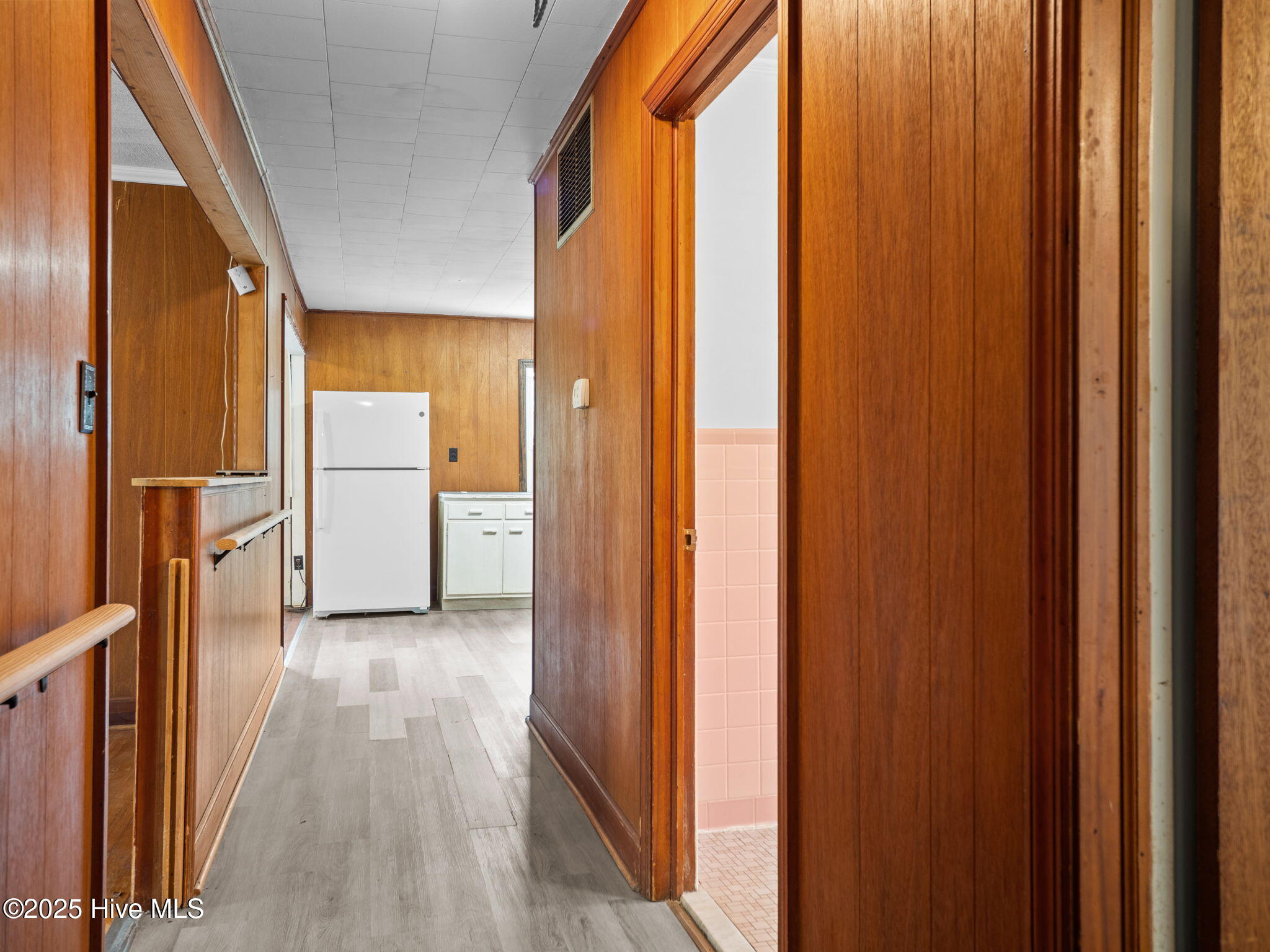 195 Queens Creek Road Swansboro, NC 28584 - Photo 10 of 40 Hallway