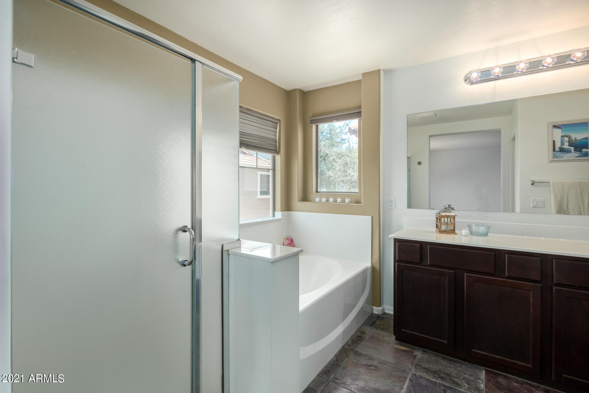 126 East Catclaw Street Gilbert, AZ 85296 - Photo 12 of 22 SEPARATE TUB & SHOWER
